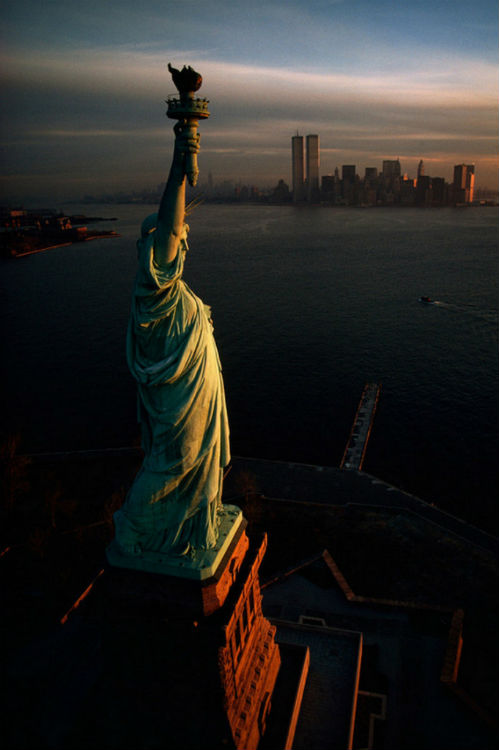statuet of liberty .jpg